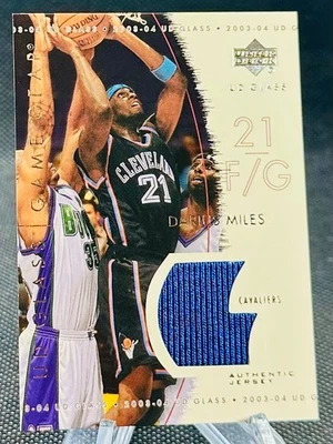 2003-04 Upper Deck UD Glass Game Gear Darius Miles Game-Used Jersey Card #GG-DM - Imagem 1 de 2
