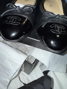 Chanel Black Quilted Leather CC Logo Classic Cap Toe Ballet Flat Size 40 - Picture 1 of 10