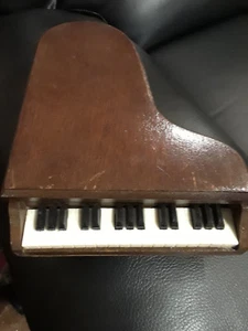 Vintage 1977 Wooden Piano Music Box (non-working) 1977 Sankyo - Picture 1 of 6