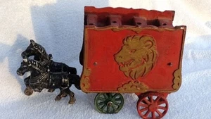 Cast Iron Metal Overland? Circus Band Wagon Carriage 2 Horses Lion Red - Picture 1 of 14