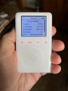 Fully Working Apple 3rd Generation iPod Classic 10GB 1900 songs. Good Battery - Picture 1 of 24