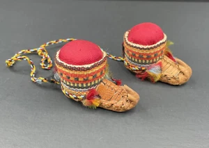 Vintage Miniature Pair Of Opanak Shoe Pin Cushions Serbian Folk Art - Picture 1 of 9