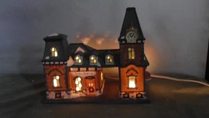 Vintage Dickens Porcelain Lighted House Train Station O'Well 1997 Works - Picture 1 of 16