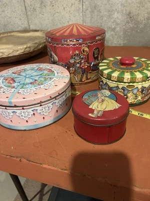 Lot Of 4 vtg Cookie Tins 60’s- 70’s - Image 1 of 4