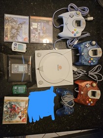 NA Dreamcast Bundle (3Vmus/4Controllers/3MixRegionGames)