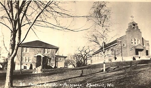 C1940 St Thomas Church Parsonage Montfort WI RPPC Postcard Clergy House Picture - Picture 1 of 3