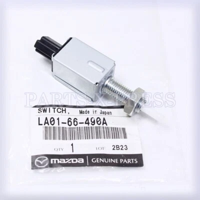 LA01-66-490A GENUINE OEM MAZDA CRUISE CONTROL CLUTH SWITCH MIATA / B2600 / B2000 - Image 1 of 4