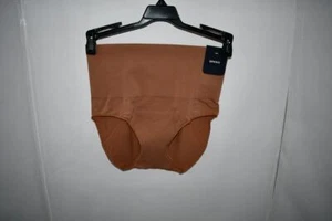 Bragas SPANX Everyday Shaping Brief en Naked 3.0 Talla: MED #SS0715 NUEVAS CON ETIQUETAS - Imagen 1 de 3