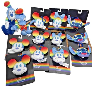 Lote de Peluche Colección Rainbow Disney Nuevo con Etiquetas Stitch Mickey Minnie Medias Rellenas - Imagen 1 de 10