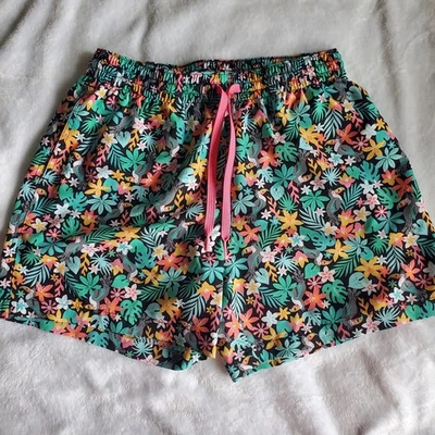 NWOT Chubbies Swim Trunks Medium 5.5" Inseam Toucan Tropical Board Shorts NEW - Image 1 of 4