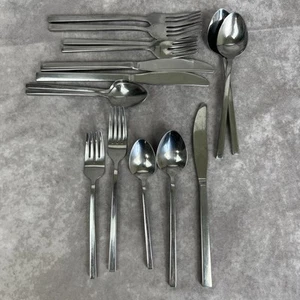 Lotto 15 Arezzo Servizio Posate Acciaio Inox 3 Internazionali Inox - Foto 1 di 5