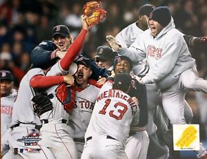  BOSTON RED SOX Celebrate Winning 2004 AMERICAN LEAGUE CHAMPIONSHIP 8x10 PHOTO