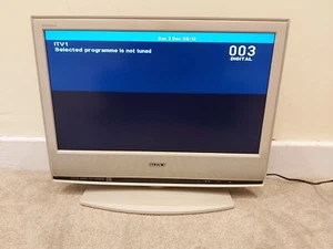 Sony Bravia KDL-20S2030 HD LCD Colour TV - With Stand - Silver - Good Condition - Picture 1 of 10