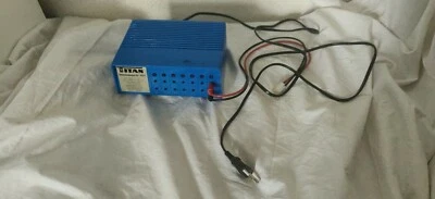 Aus einer Auflösung: Titan Netzladegerät für Akkus Typ 602 und 603 -Gemarkt- - Bild 1 von 4