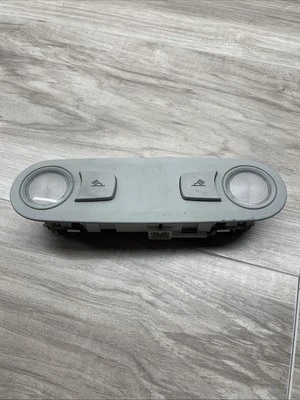 AUDI A4 S4 A5 S5 Q5 2009-2016 - LUZ SUPERIOR LECTURA CÚPULA TRASERA OEM 8T0947111A Foto 1 de 4