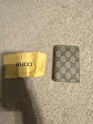 Cartera/tarjetador Gucci beige claro/bronceado - como nuevo Foto 1 de 4