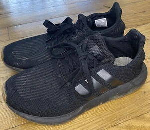 Adidas Swift Run 'Black Gum' DB3603 Running Sneakers Mens size 8 - Picture 1 of 8