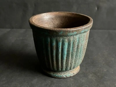OLD VINTAGE RUSTIC CAST IRON RICH PATINA SPICE MORTAR GRINDING POT / VASE USE - Image 1 of 4