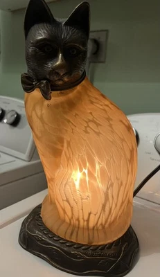 Andrea Sadek Tin Chi Cat Tiffany Style Table Lamp Vintage 1996 RARE - Image 1 of 2