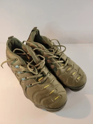 Nike Air VaporMax Plus Men's Size 11 Green and Gold Shoes New - Image 1 of 4