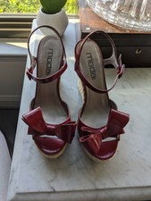 moda spana betsey wedge sandal