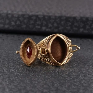 Anillo venenoso medallón secreto Estate de oro amarillo de 18 quilates con piedras preciosas de rubí rojo para hombre - Imagen 1 de 10