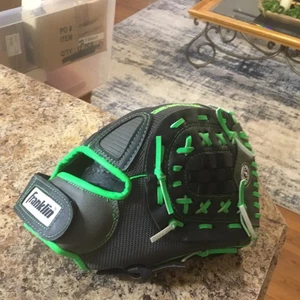 Franklin Fast Pitch Pro Series Baseball Youth Glove RHT 22318 - 12” Black/Green - Picture 1 of 9
