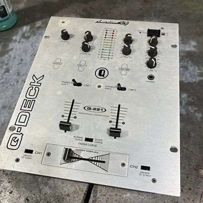 American DJ Audio Preamp Q-Deck Mixer Q-221 Scratch Fader 2 Channel - Image 1 of 4