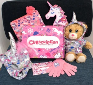 Neu im Karton Build-a-Bear Workshop Abonnementbox - Einhorn Set 4/5 - Bild 1 von 4