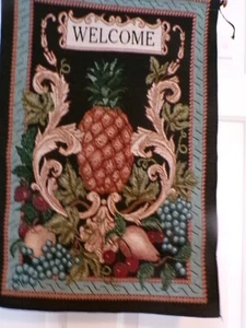 BIENVENIDO A NUESTRO HOGAR Tapiz colgante de pared de piña tejido suave 17" x 26" EE. UU. - Imagen 1 de 5