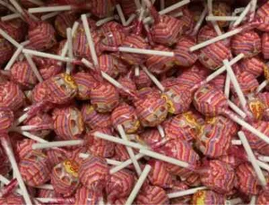 30x Chupa chups lollies STRAWBERRY & CREAM flavour standard⏳LIMITED TIME OFFER⏳ - Picture 1 of 1