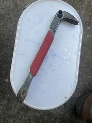 Extractor de clavos Milwaukee 48-22-9030 acabado 9" con empuñadura SHOCKSHIELD Foto 1 de 4