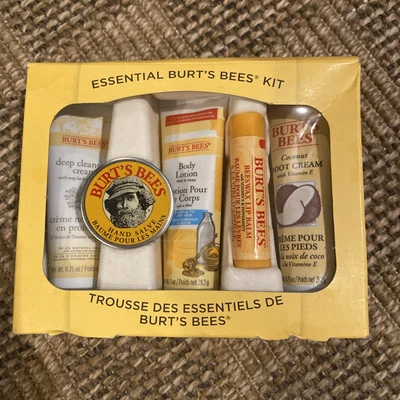 Juego de regalo esencial Burt's Bees, 5 productos de tamaño de viaje Foto 1 de 4