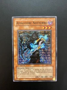 Yu-Gi-Oh! Comune Ascesa Del Destino 1ªEd Near Mint Ast-it080 Assalitore Notturno - Photo 1 sur 2