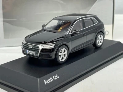 2017 Audi Q5 - Myth Black - Modello Auto Diecast In Scala 1/43 iScale - Immagine 1 di 4
