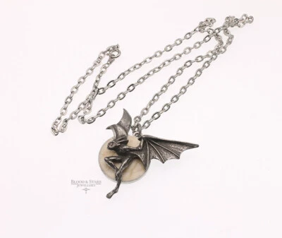 DISCONTINUED Alchemy Gothic Moonrunner Necklace P420 Goth 2005 Moon Devil Bat Foto 1 de 4