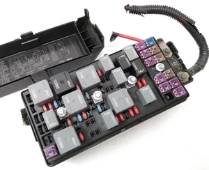 25883018_04 Chevy 2008 2012 Malibu módulo de relé de caja de fusibles 2011 2010 2009 OEM H68 - Imagen 1 de 18