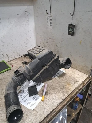 Carcasa de filtro de aire/purificador de aire 2010 Tiguan Sku#4293723 Foto 1 de 4