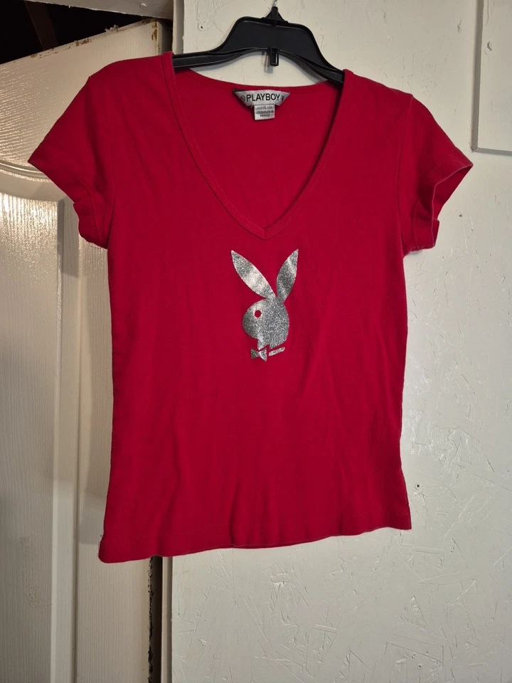 Camiseta Babydoll Playboy Y2k De Colección ROJA PLAYBOY CUELLO EN V PLATA BRILLO BUNNYHEAD Foto 1 de 4