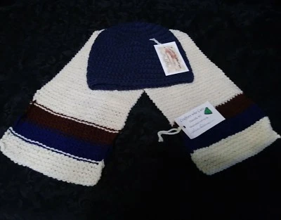 Juego de bufanda casera tejida a mano 33"x8" y sombrero talla única. Marfil/azul marino/marrón. Nuevo Foto 1 de 3