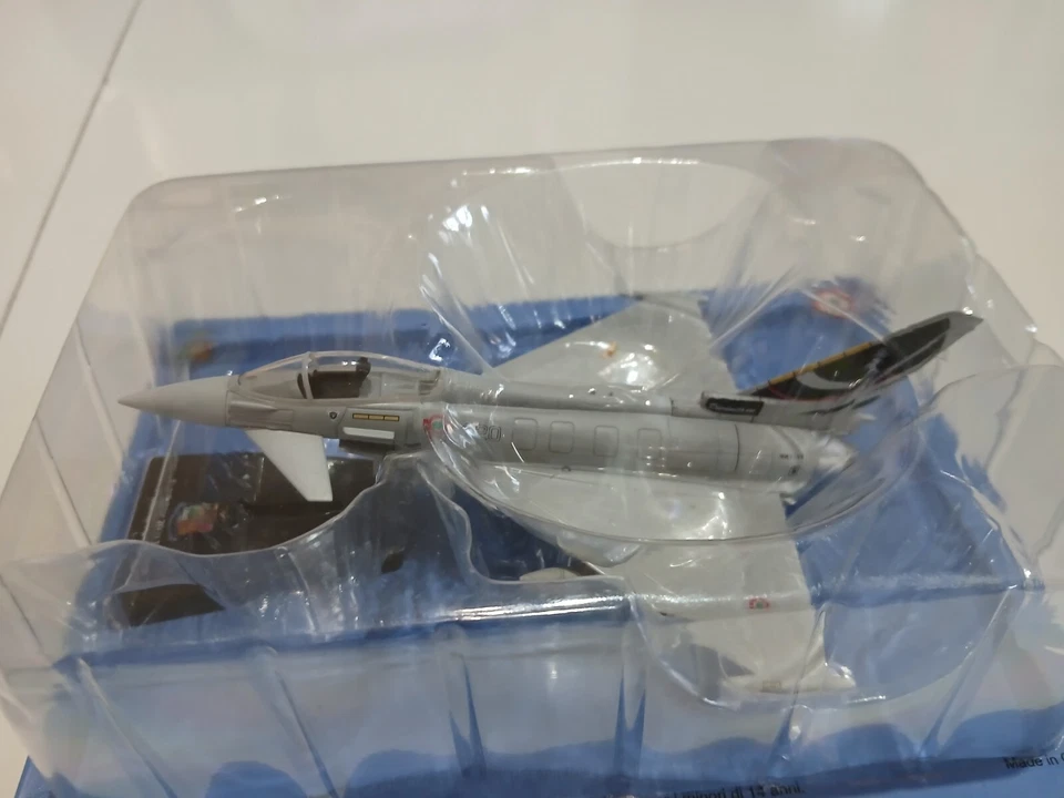 Italeri 1/100 Aerei Eurofighter 2000 Livrea Speciale Aeronautica Militare Italia - Immagine 1 di 2