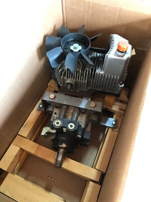 Conjunto de eje hidráulico Toro Commercial 126-1322 UHT, diestro 12cc - PARA REPUESTOS Foto 1 de 4