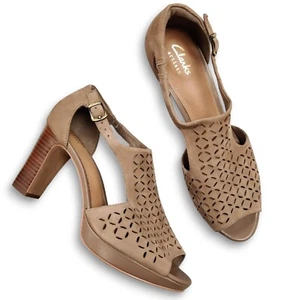 $120 CLARKS Artisan Jenness Energy Sandals Heels Laser Cut Pebble Taupe Nubuck 8 - Picture 1 of 11
