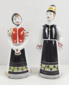 Hollohaza Ungheria 1831 statuine uomo donna ceramica porcellana dipinta a mano 8 e 2 - Foto 1 di 7