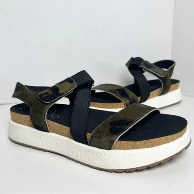 Sandalia plataforma OTBT para mujer talla 9,5 M barro camuflaje estampado pelo de becerro sierra tiras Foto 1 de 4