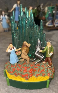 Wizard Of Oz Hallmark Ornaments Optimistic Voices - Picture 1 of 5