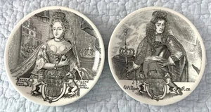 Paar Wedgwood Mary II & William III Williamsburg Ware Gedenkteller - Bild 1 von 5