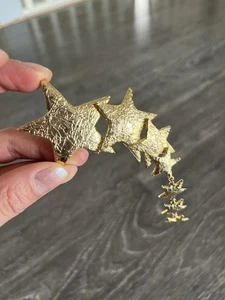Rare 70's Signed Ultra Craft Textured Gold Tone Metal Star Dangle Brooch Vintage - Bild 1 von 6