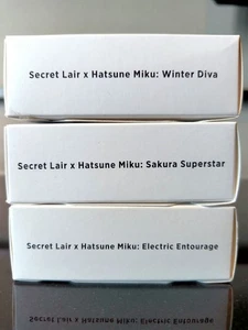 Magic: Magic The Gathering Secret Lair x Hatsune Miku: 3 temporadas conjunto paquete inglés sin papel de aluminio - Imagen 1 de 8