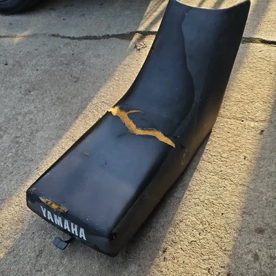 YAMAHA WARRIOR 350 YFM350 SEAT ASSEMBLY 1987-2004 87-04 1UY-24710-10-00 - Image 1 of 4